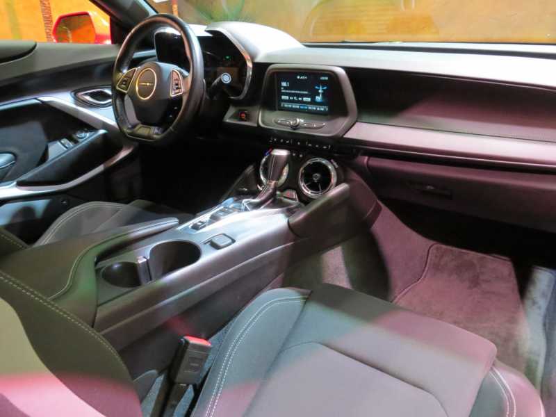 Used-2018-Chevrolet-Camaro-FINANCE-FOR-25800-LIKE-NEW!! (5).jpg